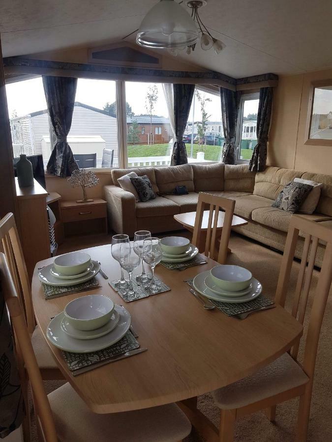 Caravan For Rent At Tattershall Holiday Park Extérieur photo